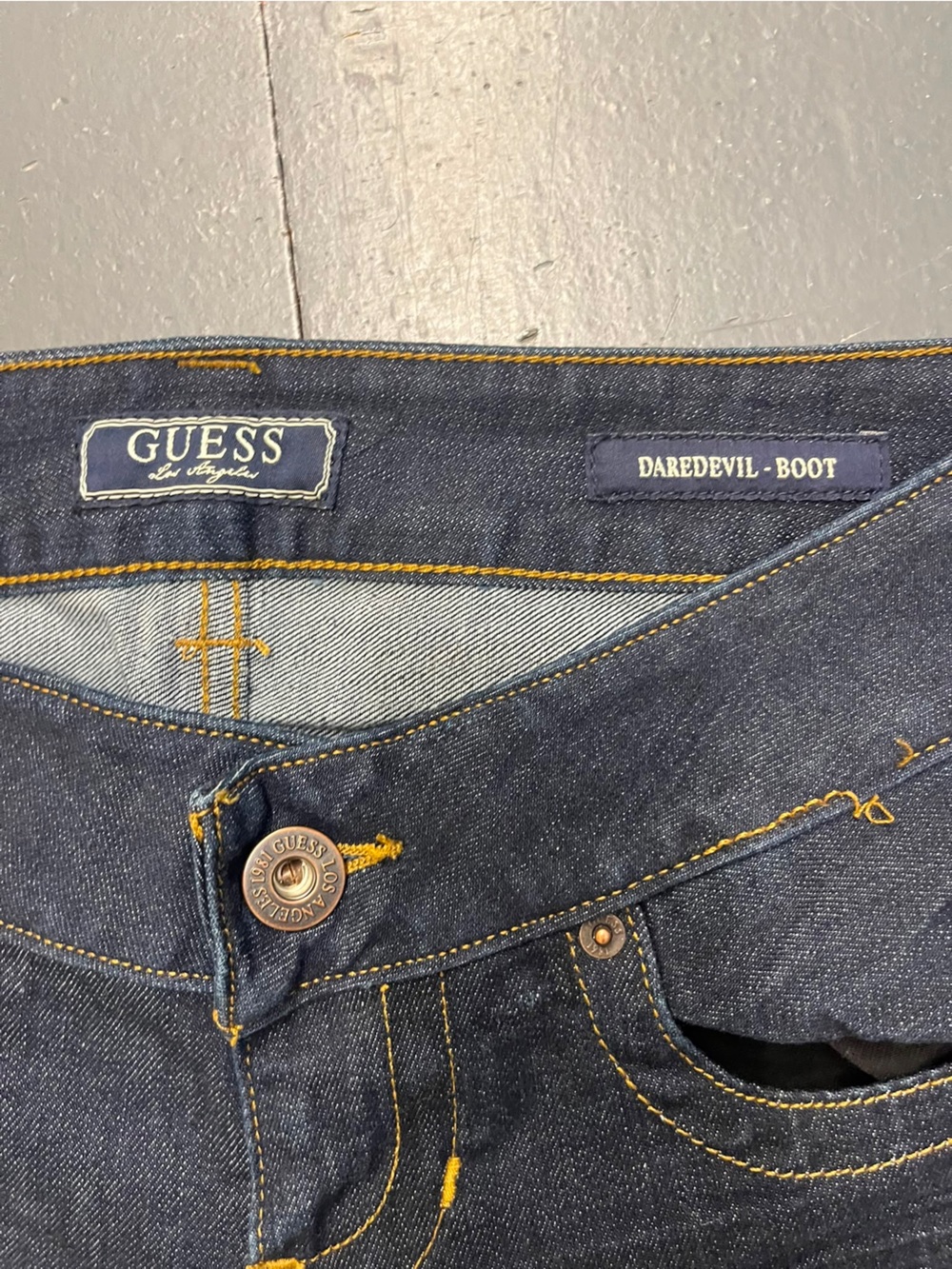 Guess Daredevil Bootcut Low Rise Dark Wash Jeans Size 26 - Picture 4 of 10